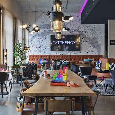 Moxy Otel