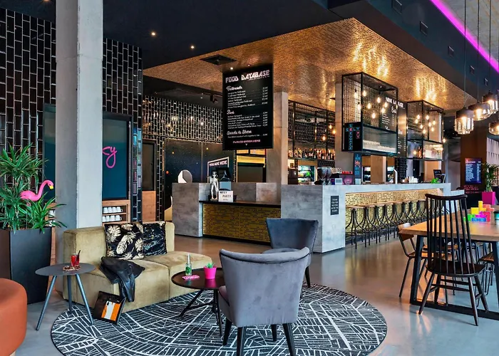 Moxy Hotel 3*